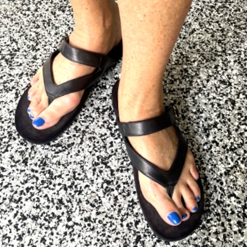 Black  Vionic size 12 Sandal